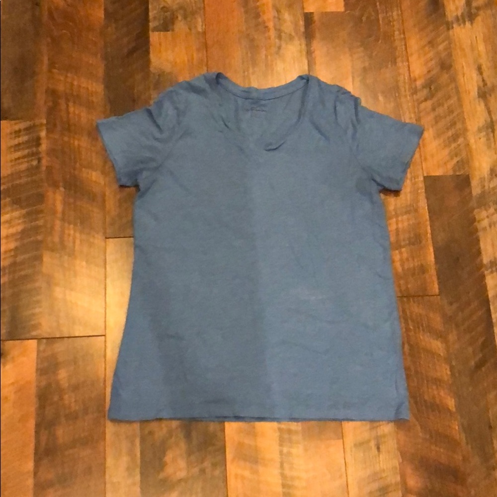Eddie Bauer V-Neck Tee-Shirt